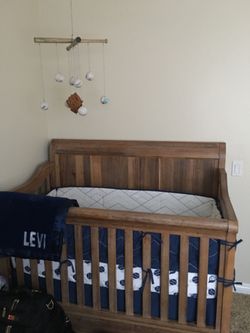 Bertini Pembrook - Natural Rustic Crib