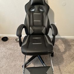 Adjustable Gaming Chair With Footrest