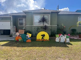 Charlie Brown - The Great Pumpkin Yard Decorations