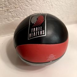 2009 Trail Blazers ball
