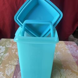 Tupperware 