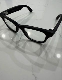 Ray-Ban Meta Smart Glasses