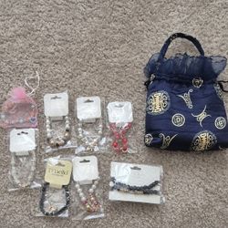 D'Bello Mixed Lot 8 Multicolor Fashion Bracelets Plastic Metal Women with Bag