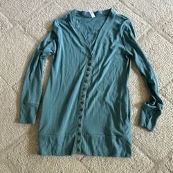 Eight  (8)Women Clothes For $8.00
