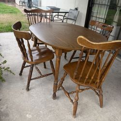 Table & Chairs 
