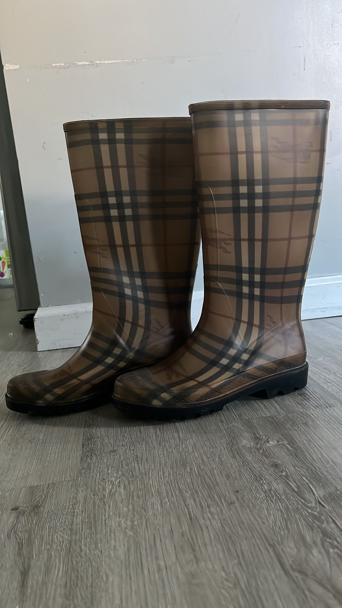 Burberry Rain Boots Size 6