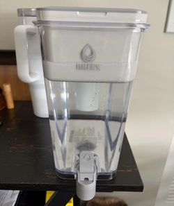 Brita UltraMax Large Water Dispenser With Standard Filter, BPA-Free, Reduces Copper, Cadmium and Mercury Impurities, Lasts 2 Months or 40 Gallons