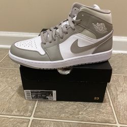 BRAND NEW JORDAN 1 MID “LINEN” FOR SALE!!! MEN SIZES 8.5 & 9.5  $170