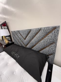 4 PC QUEEN BEDROOM SET