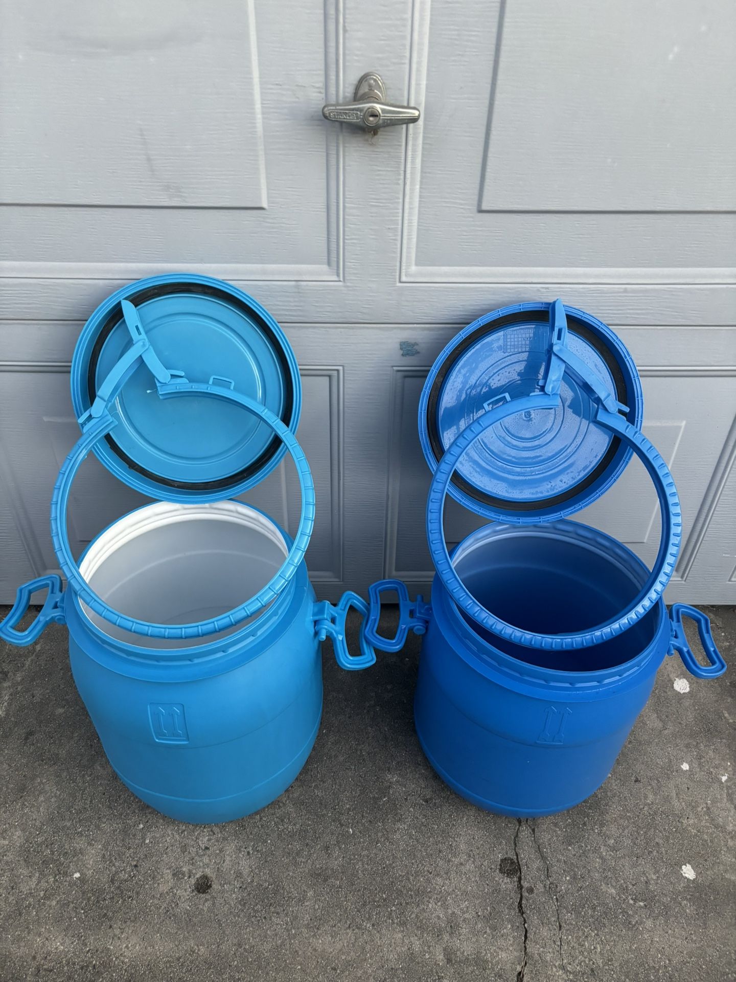 Chicken π Feed Container