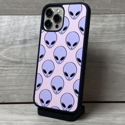 iPhone Alien Case