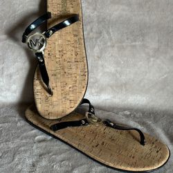 Michael Kors Black & Gold Women’s Thong Sandals 9/10