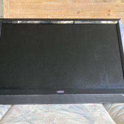 Tv Vizio E 371 VL ,for Parts -broken Screen
