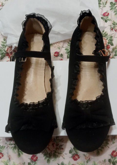 Worn Once Black Lacey Small Heels Size 10