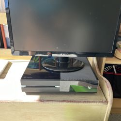 Used Xbox one & 1080p 22” Acer Monitor 