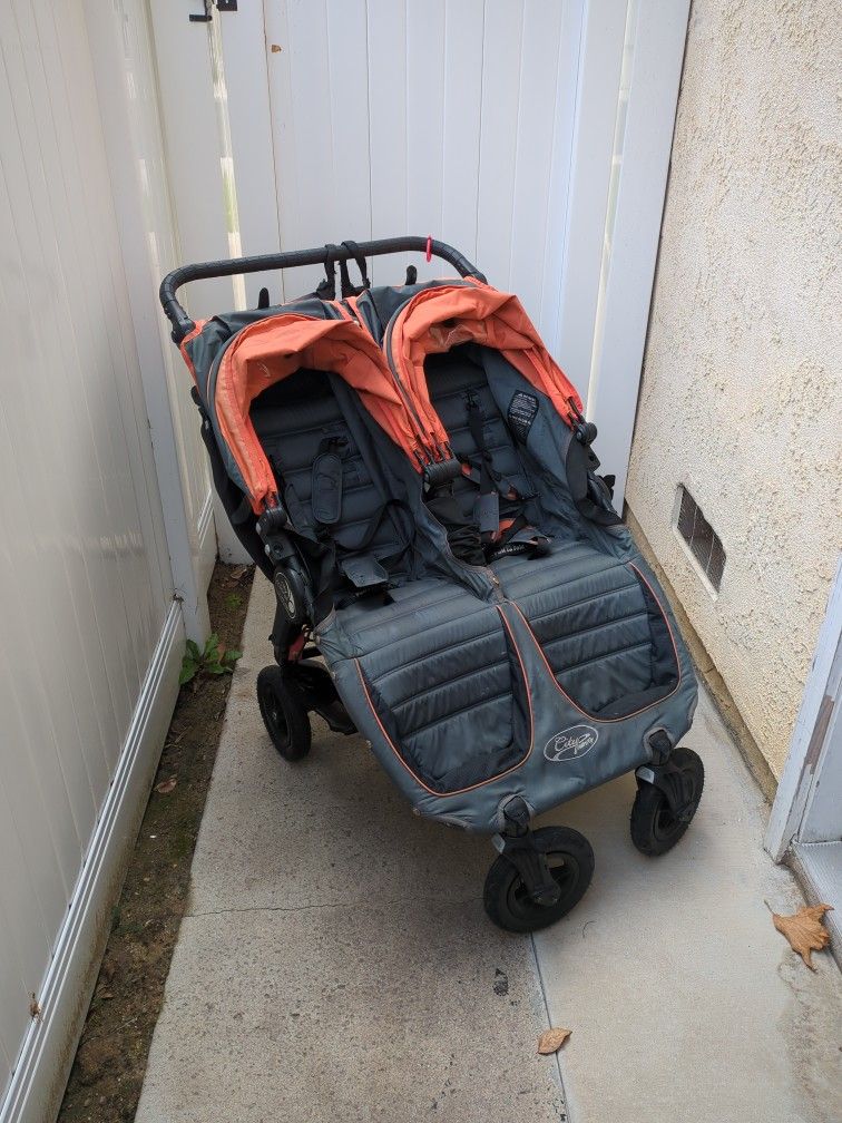 City mini GT (Stroller For Two)