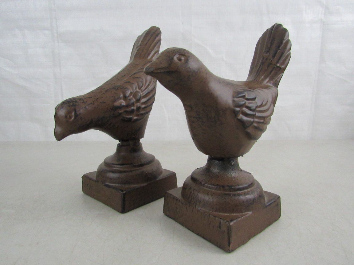 Vintage Pair Of Rustic Cast Iron Bird Bookends

