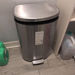 Brightroom stainless steel step-on trash can features a brushed finish designed to be fingerprint-resistant