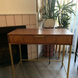 Boutique Wooden Desk 