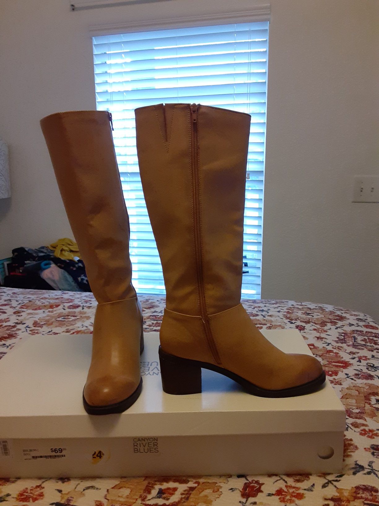 Boots size 8 1/2