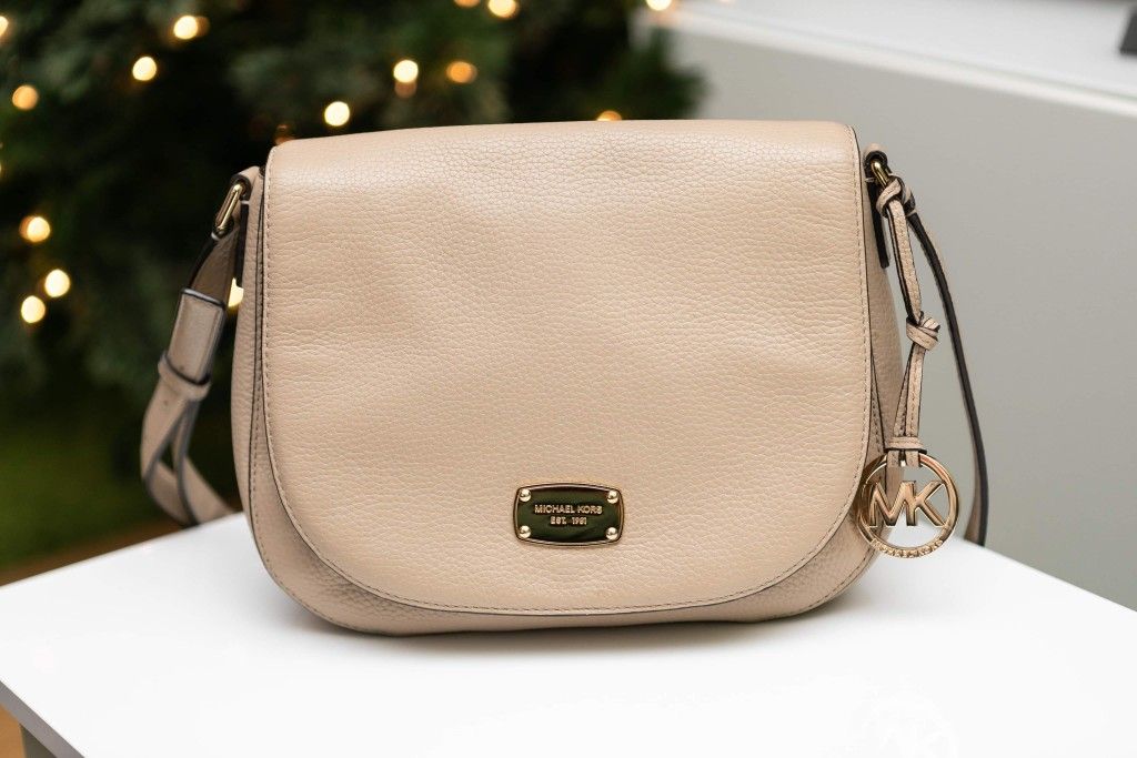 Michael Kors purse Shoulder Bag Medium Bedford - beige cream leather LIKE NEW!