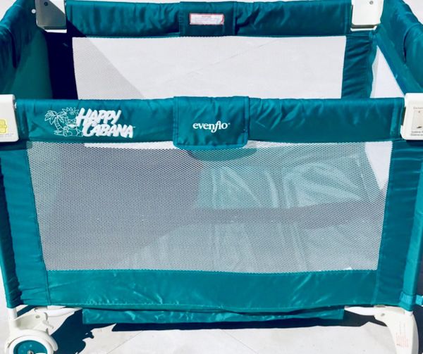 Evenflo Portable Crib & Playpen Happy Cabana. for Sale in San Diego