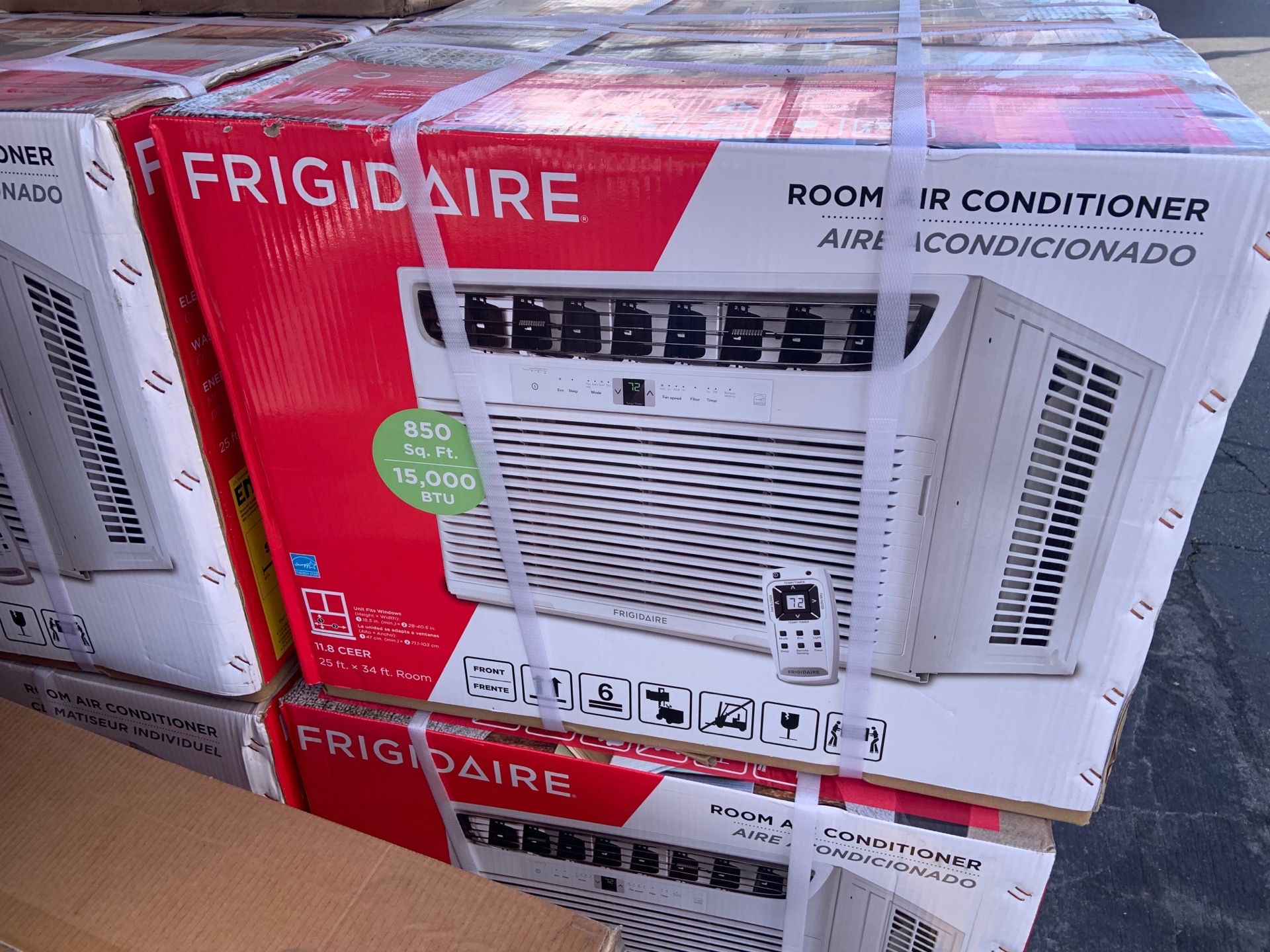Frigidaire 15000 BTU window a c. 115 volt