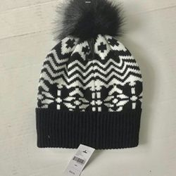 NEW w/ Tag Lane Bryant Women’s Black White Print Knit Beanie Winter Hat One Size Pom Pom 