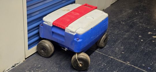 Vintage Rubbermaid Rolling 60qt Cooler Wagon Blue white 4 Wheel Beach Model 1860
