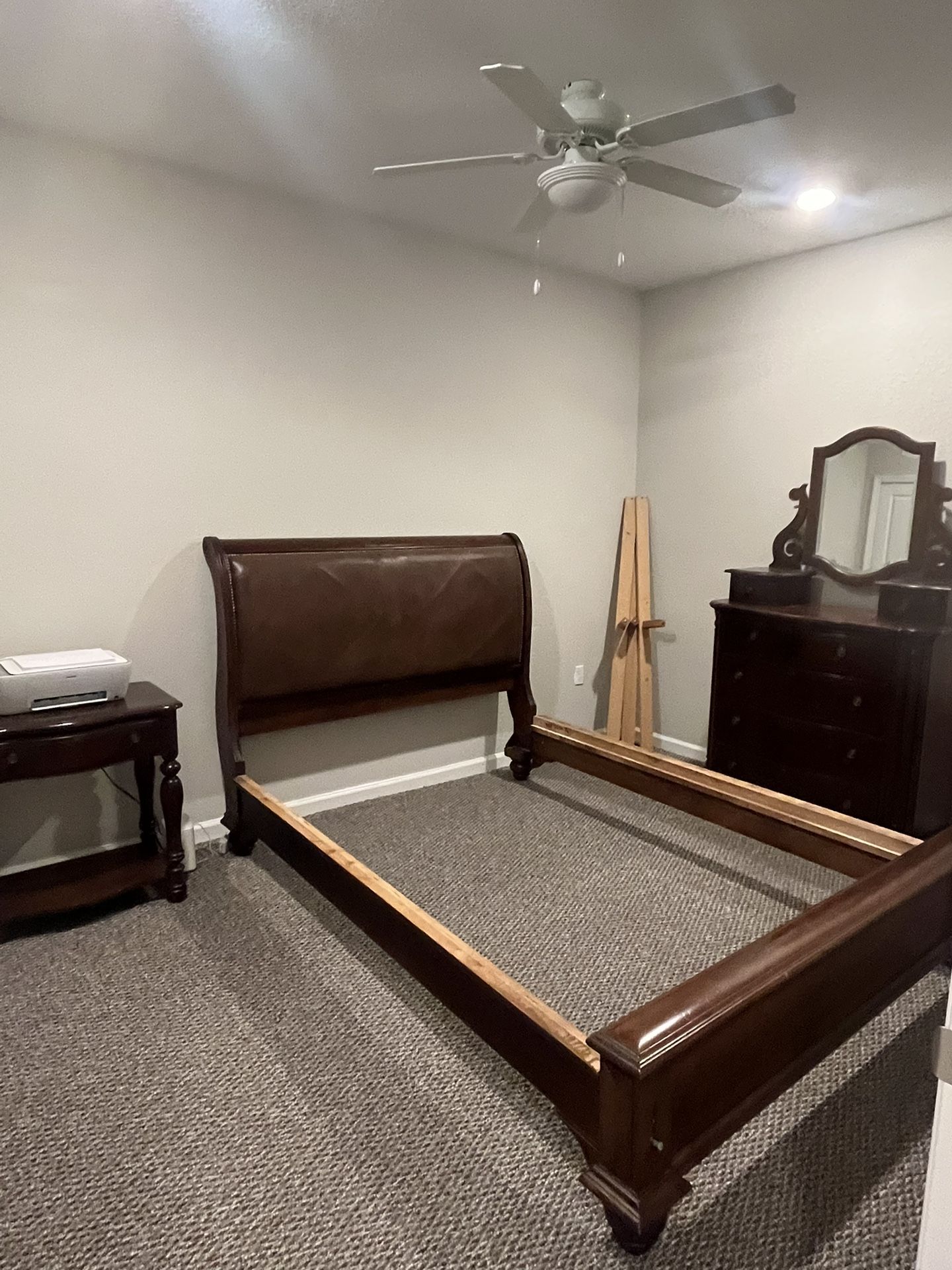 Queen size Bedroom Set
