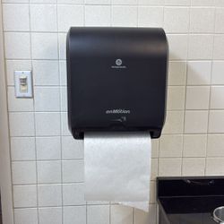 Roll Towel Dispencer