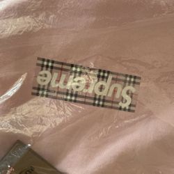 Burberry Supreme