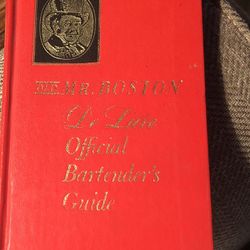 Old Mr. Boston Deluxe  Official Bartender’s Guide 