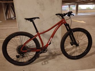 Price Drop! Like-New Co-op Cycles DRT 2.2 MTB