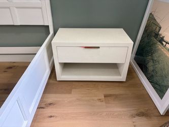 Nightstands (off white)