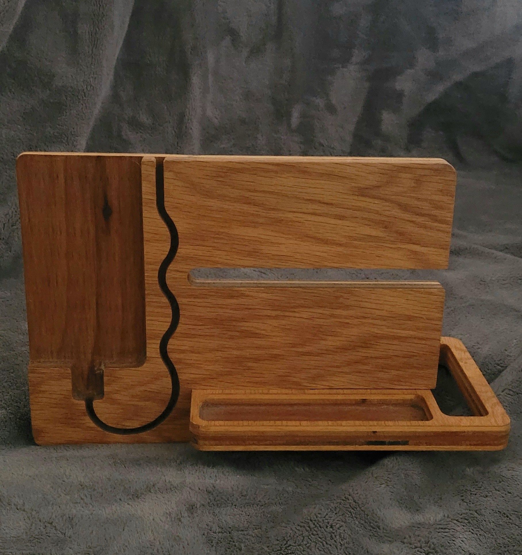 Wood Phone Charging Station ​and​ Nightstand Organizer Dock And Watchstand
