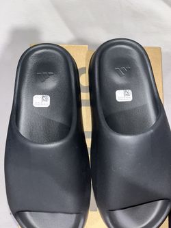 Adidas Yeezy Slide Onyx Size 11 for Sale in Bloomington, CA - OfferUp
