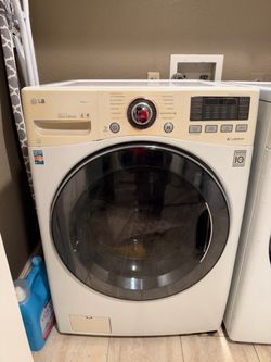 LG Front Load Washer & Gas Dryer Set