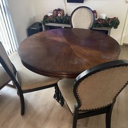 Round Dinning Table With 3 Chairs
