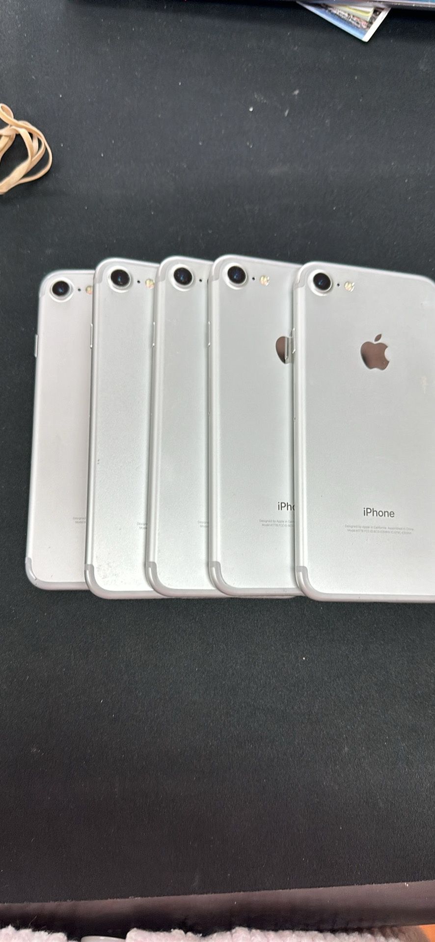 iPhone 7 AT&T  No iCloud lock A bundle of 5 is sold at a low price.