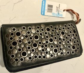 Lucchese Woman’s Western Zip Wallet/Clutch *New w/tag*