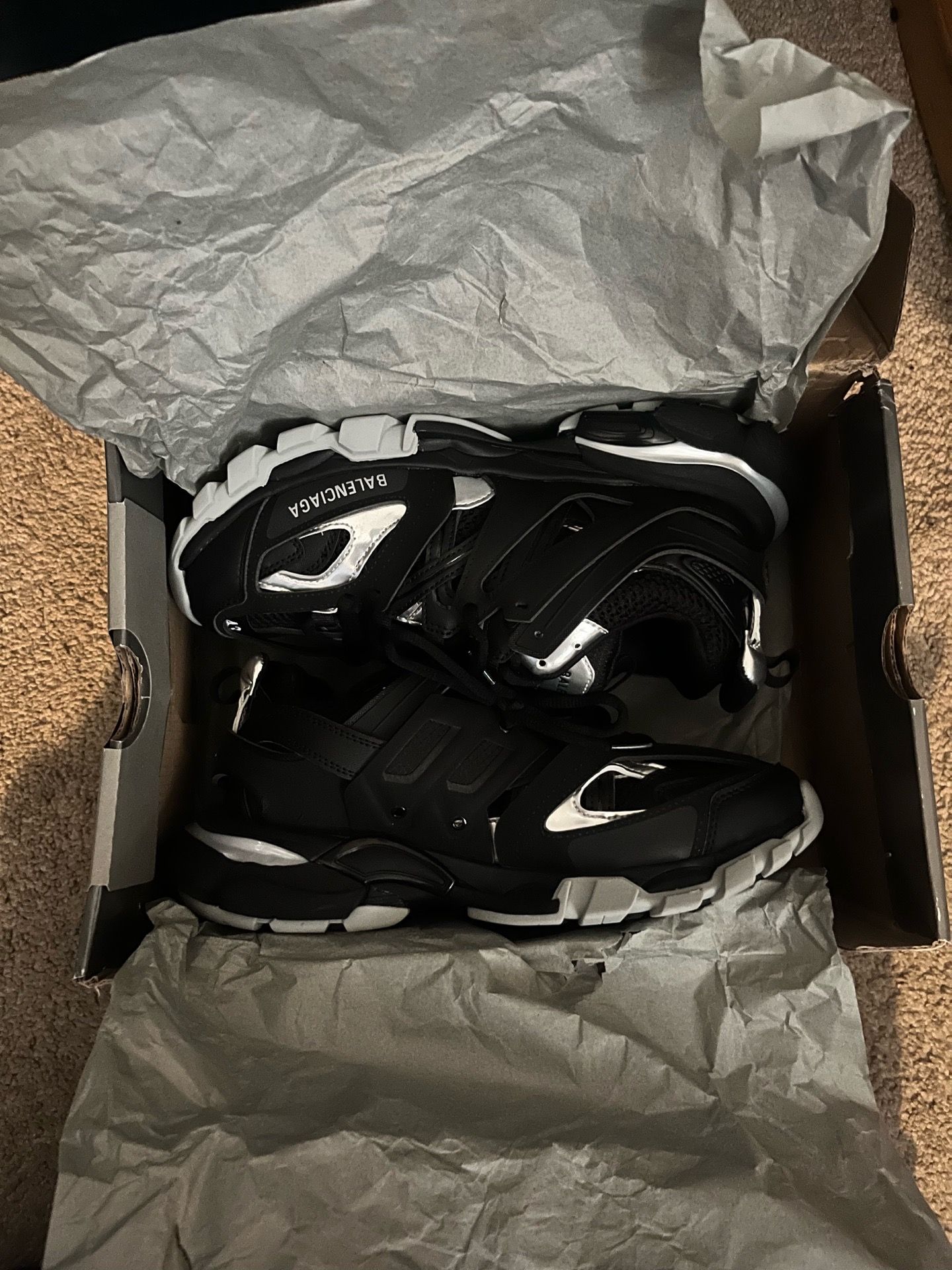Balenciaga tracks size 43