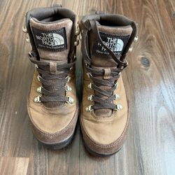 North Face Size 6 Woman 