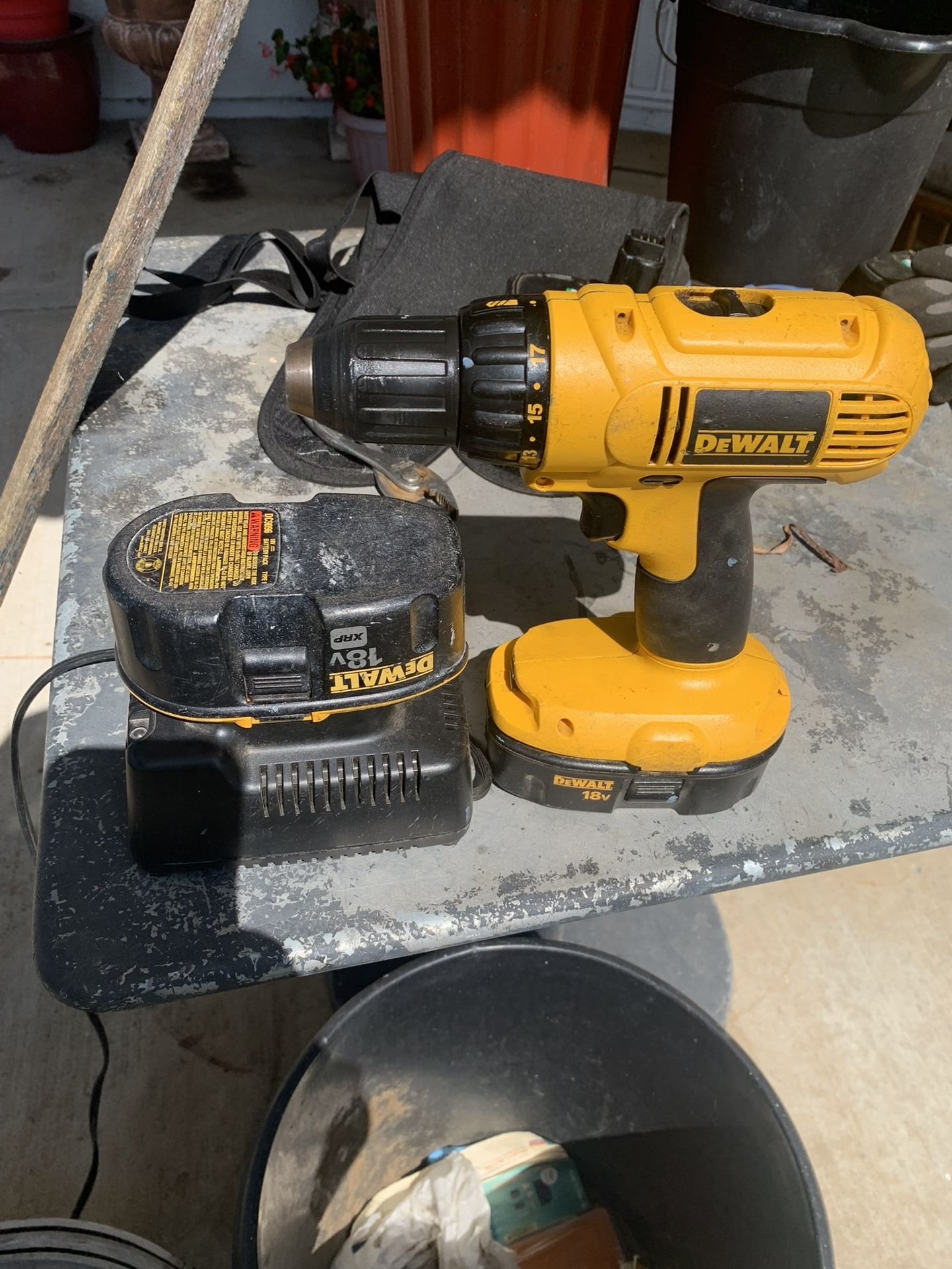 DeWalt Cordless Drill 18 Volt/Taladro De Bateria 