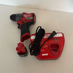Milwaukee M12 Hammer Drill & Battery