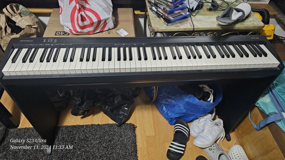 Roland FP-10 Piano