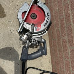Skill Saw Model 77 Worm Drive 7 1/4" Blade Corded (Skillsaw) 110 Volt