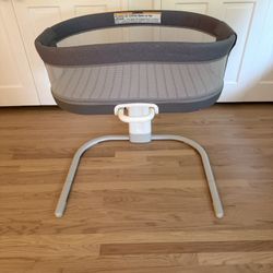 Graco DreamMore Deluxe Bassinet