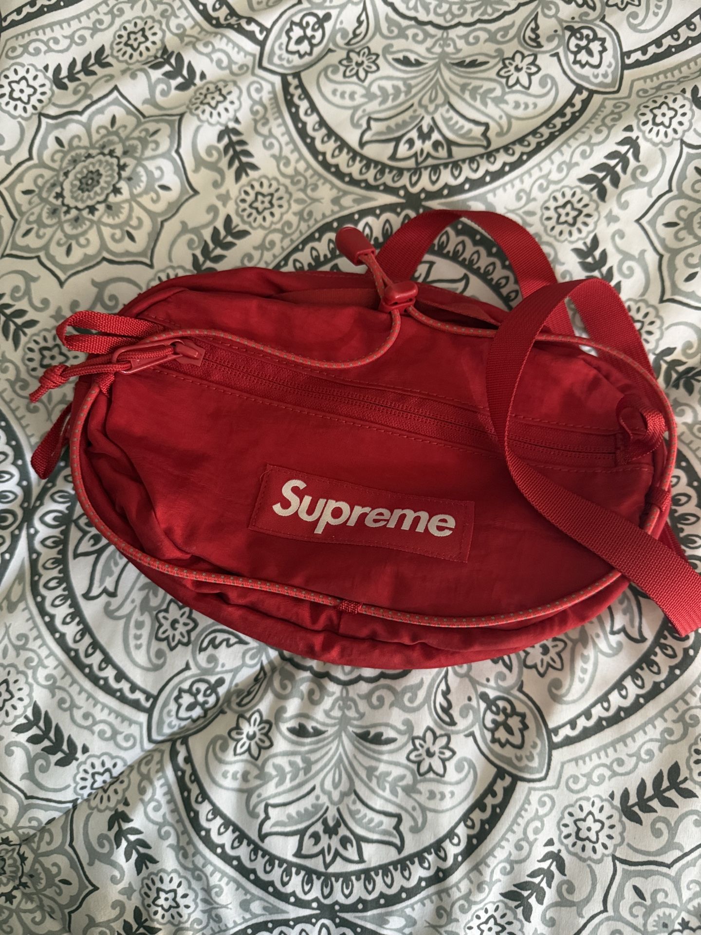 Supreme Waist Bag Authentic