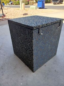 Storage box